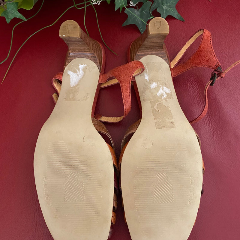 T-Steg Leder-Sandalen – Größe 39