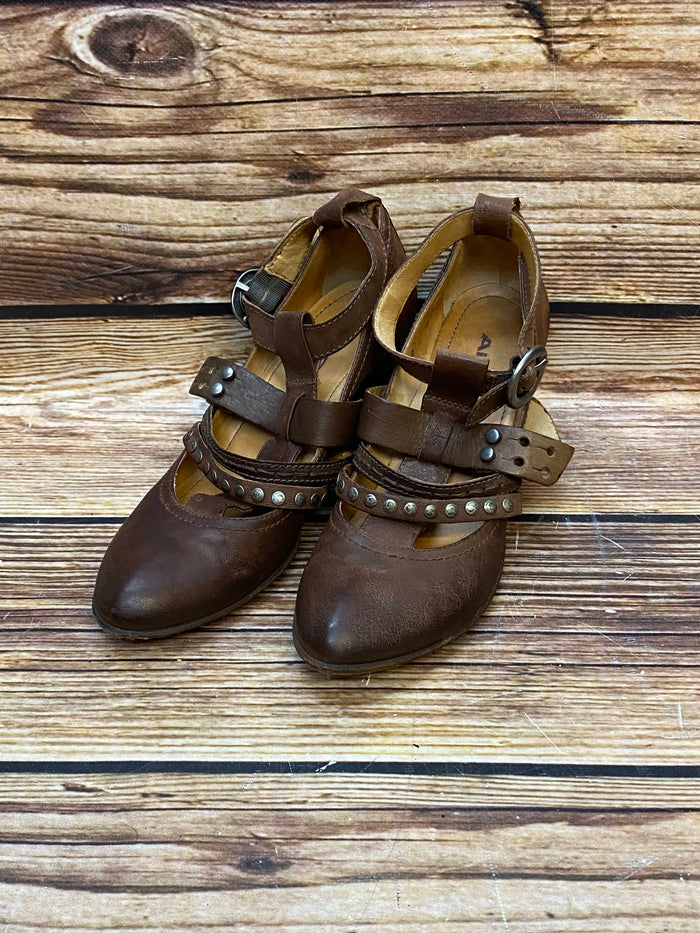 Unikate Steampunk Damen-Schuhe aus Echtleder