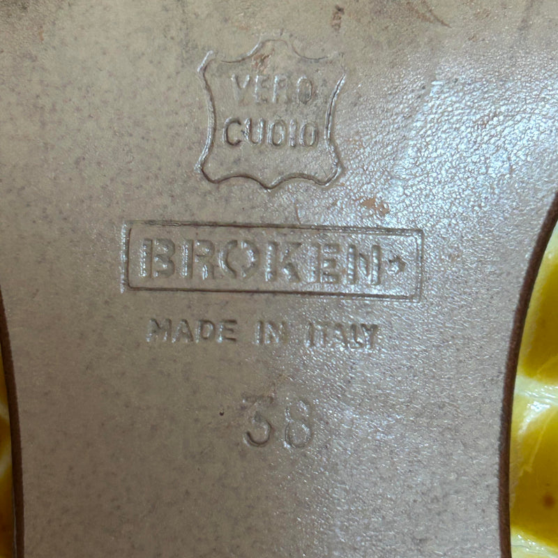 Extravagant und einzigartig: Gelbe Vintage Slingback Damen Schuhe in Gr. 38