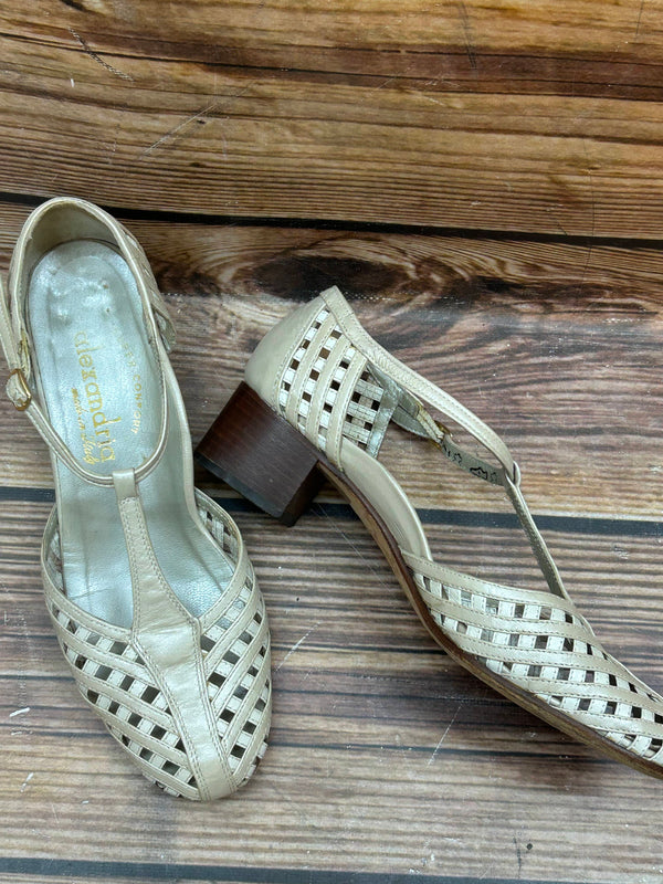 Geflochtene T-Steg-Sandalen aus italienischem Leder – Größe 38,5
