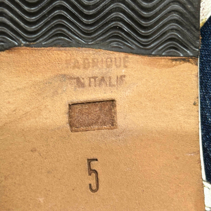 Geflochtene T-Strap-Sandalen aus Leder – Größe 38