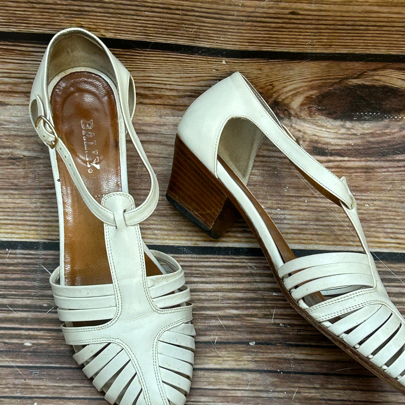 T-Steg Sandalen aus Leder – Größe 37,5