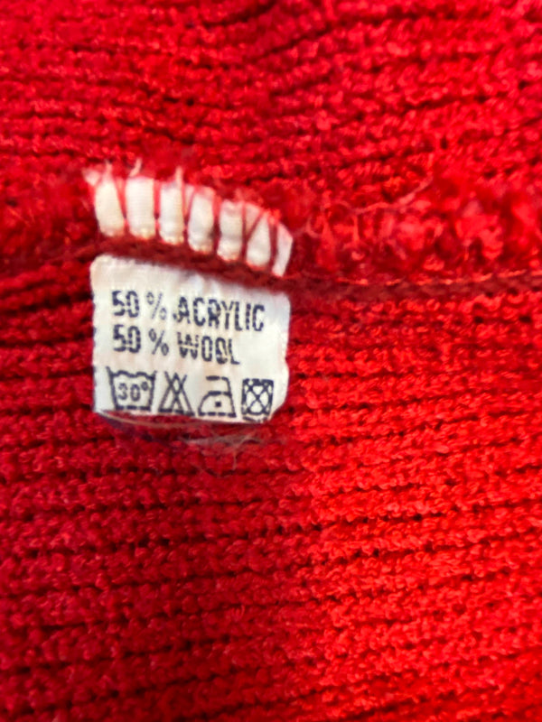 Vintage Strickjacke in leuchtendem Rot mit Blumendetails – Größe M