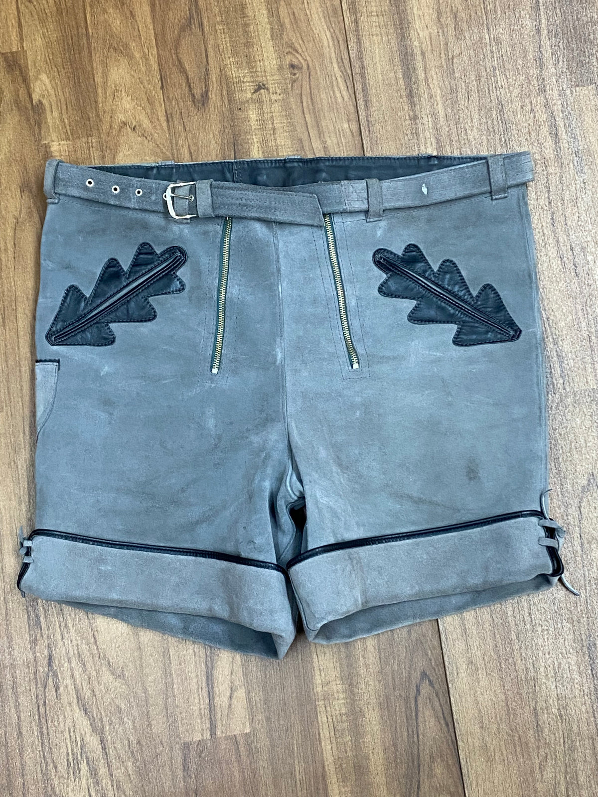 Kurze Trachten Lederhose Pfadfinder Vintage mit schwarzem Eichenlaub Gr.50