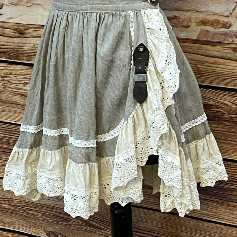 Verspielter Vintage-Trachtenrock mit Spitzendetails