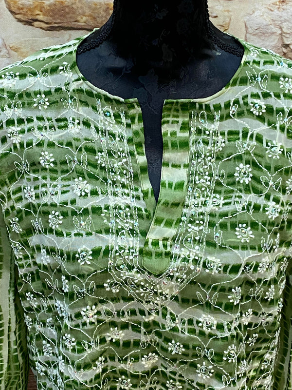 Vintage-Bluse in Grün mit Stickereien, Gr.M