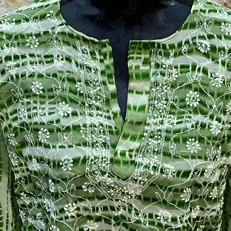 Vintage-Bluse in Grün mit Stickereien, Gr.M