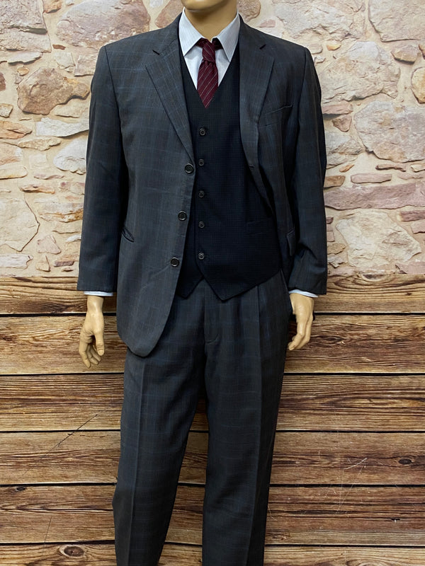 „Karierter Vintage-Anzug, 20er Jahre Stil Babylon Berlin Look