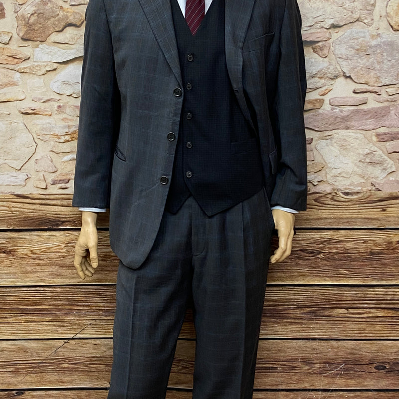 „Karierter Vintage-Anzug, 20er Jahre Stil Babylon Berlin Look
