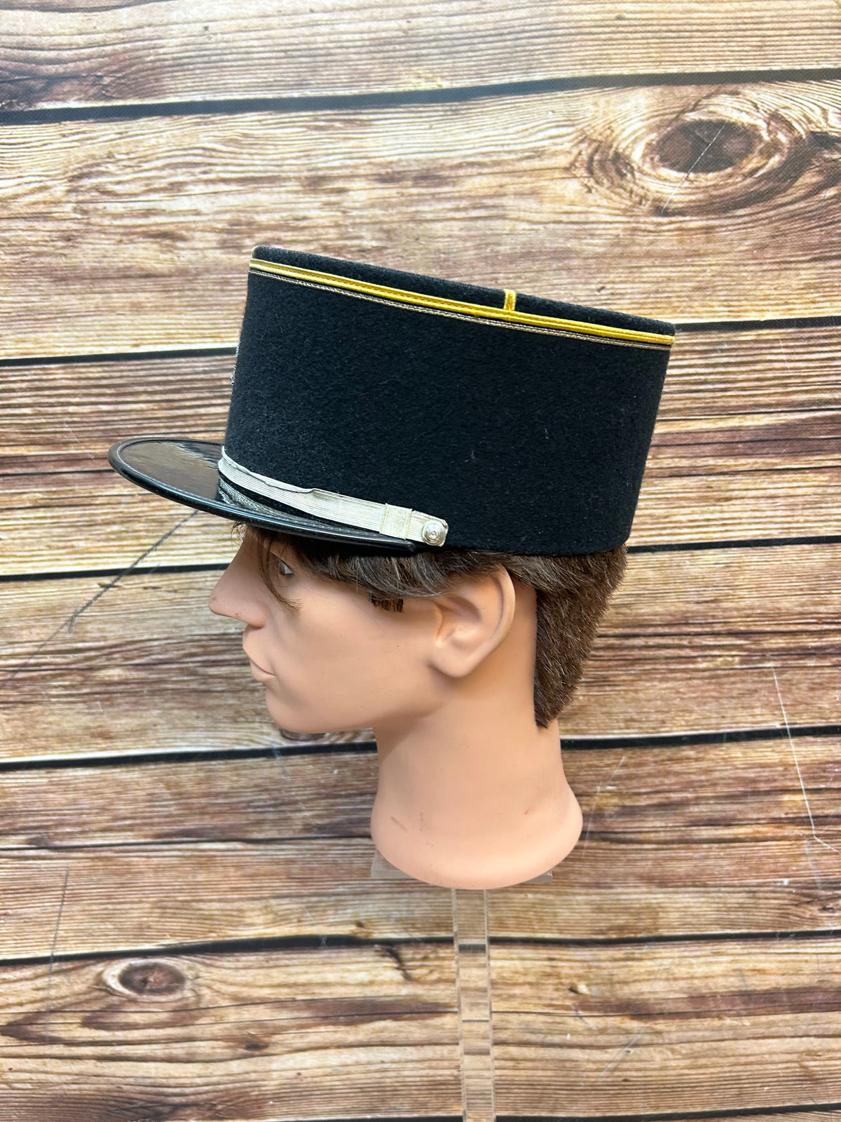 Vintage Offiziersmütze – Perfekt für Sammler und Enthusiasten
