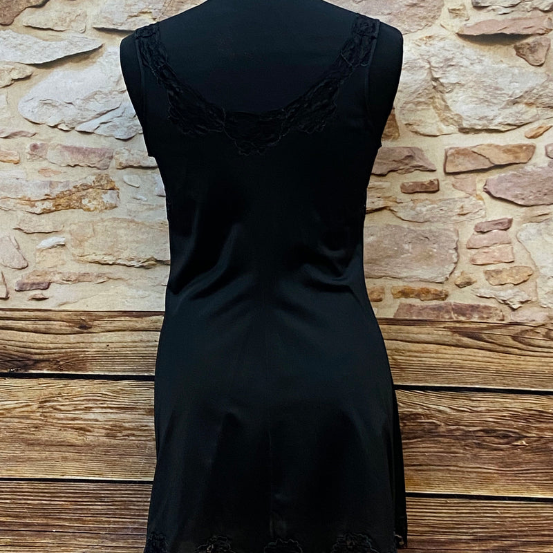 Vintage-Unterkleid mit Spitze – Schwarze Eleganz, Gr.36