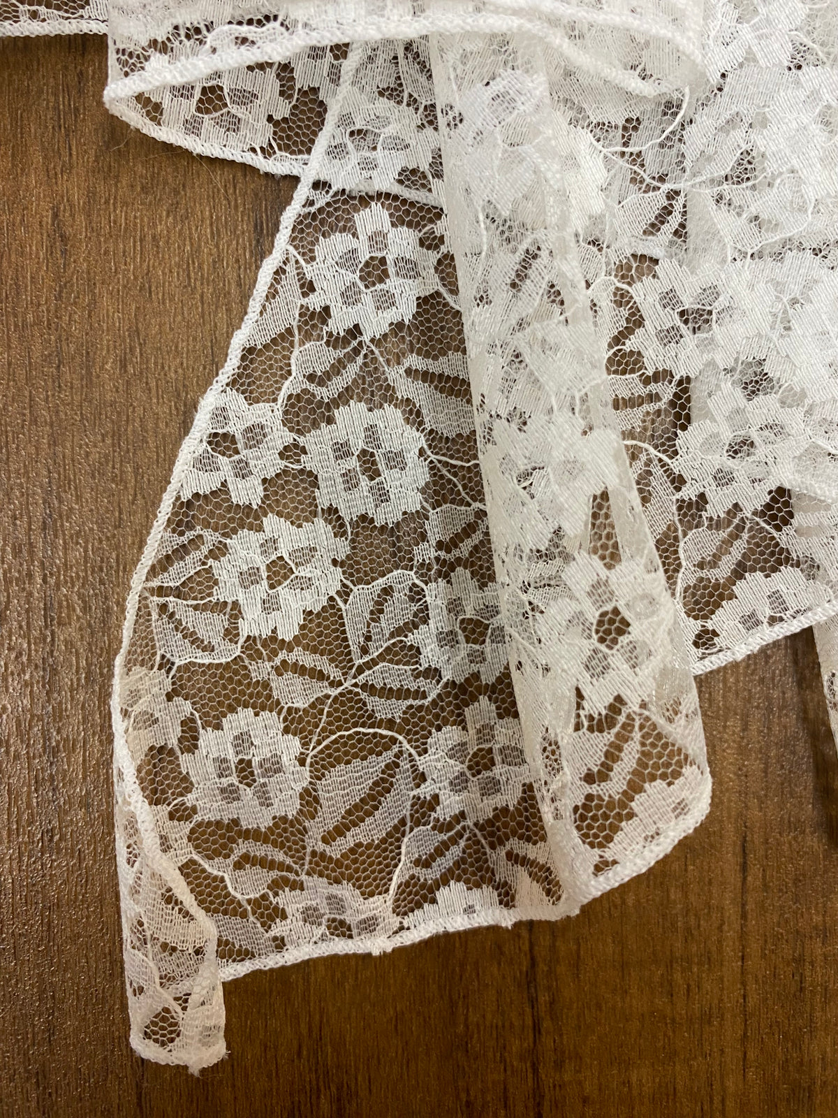 Vintage Zipfel Rock Spitzenstoff in weiß Gr.36
