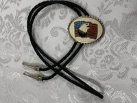 Patriotische Bolo Tie mit Adler und amerikanischer Flagge