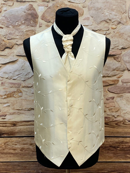 „Cremefarbene Wilvorst Hochzeitsweste mit Plastron und eingewebtem Muster für Bräutigam elegante Herrenmode“