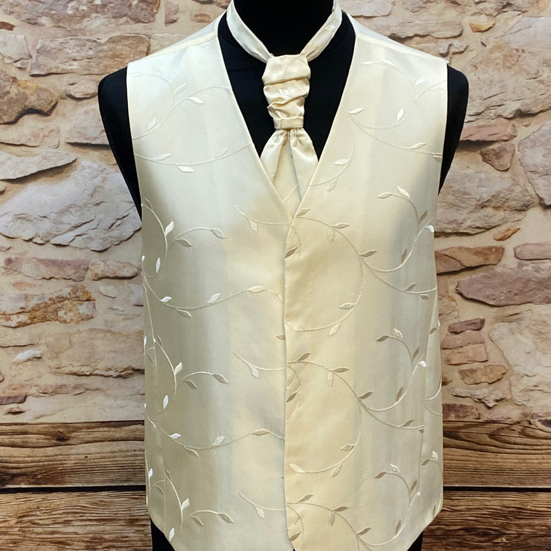 „Cremefarbene Wilvorst Hochzeitsweste mit Plastron und eingewebtem Muster für Bräutigam elegante Herrenmode“