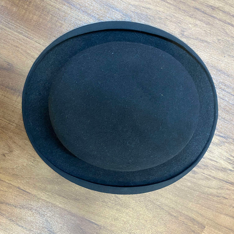 „Melonenhut Herren schwarz Draufsicht klassische Form“