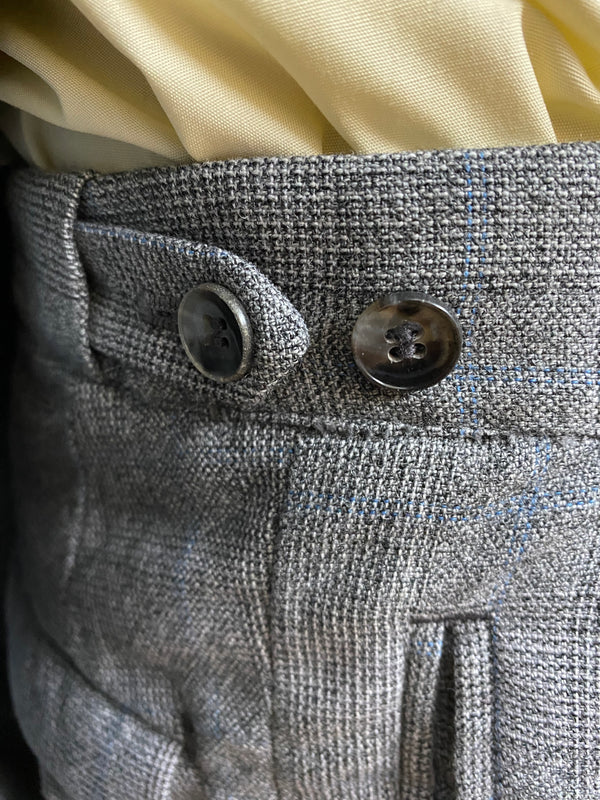 „6-teiliges Vintage 20er Jahre Kostüm Mit Knickerbockerhose, Sakko, Hemd, Fliege, Kniestrümpfe und Schiebermütze in grau Gr.25 Ansicht 3