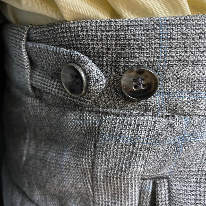 „6-teiliges Vintage 20er Jahre Kostüm Mit Knickerbockerhose, Sakko, Hemd, Fliege, Kniestrümpfe und Schiebermütze in grau Gr.25 Ansicht 3