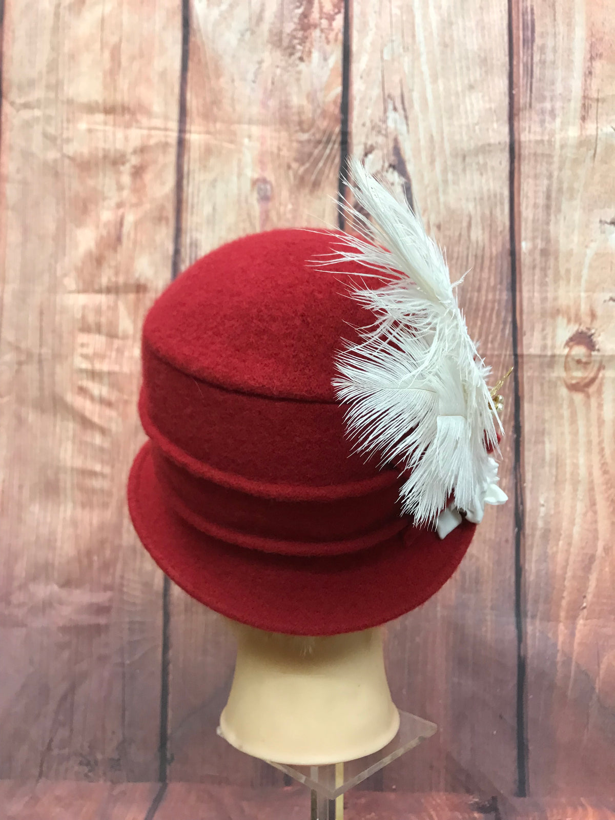 Chapeau cloche rouge style années 1920, taille 56