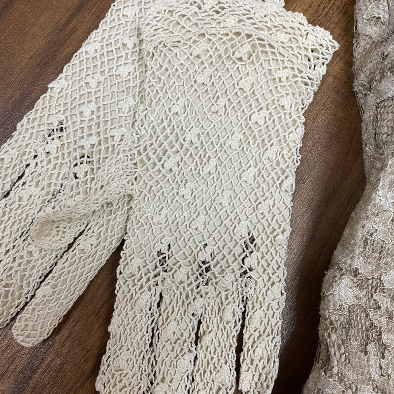 Kleid im 20er Jahre Stil, Hut, Handschuhe und Perlenkette Gr.42