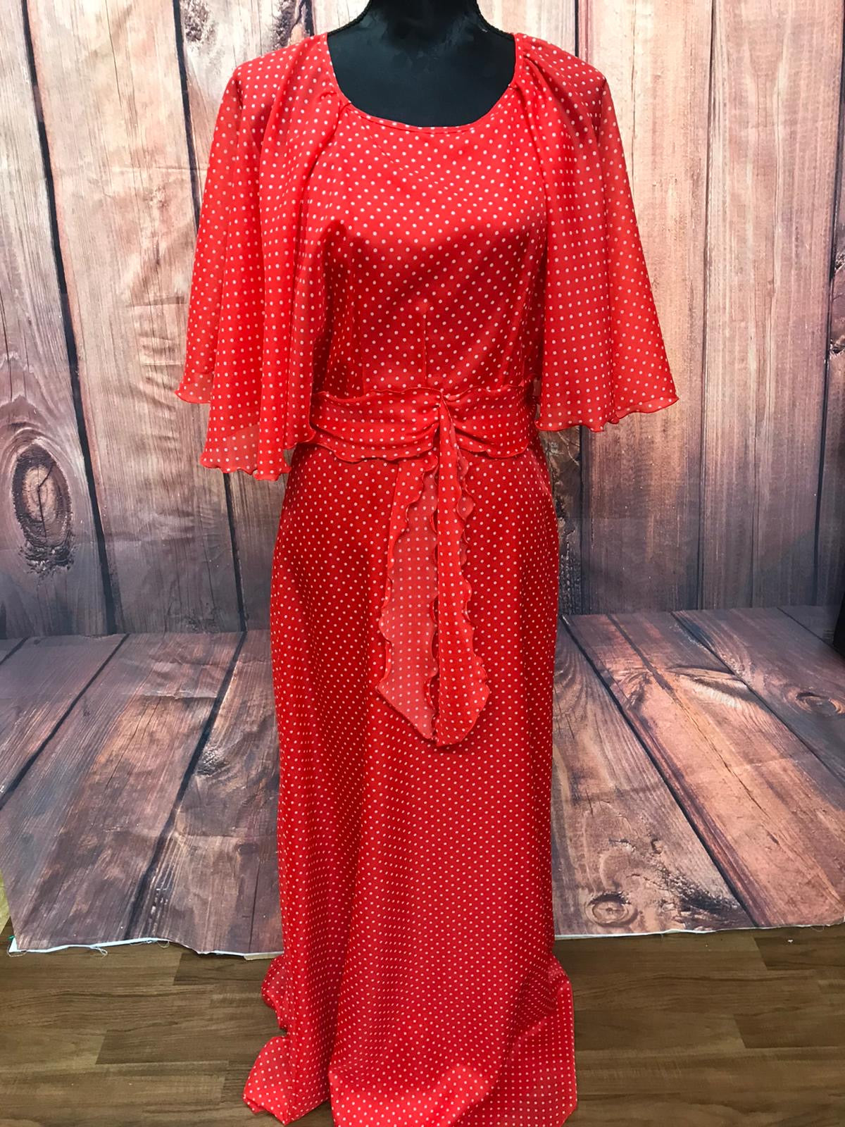 Langes Vintage 70er Jahre Maxi-Kleid Gr.36 in der Farbe rot mit weißen Pünktchen