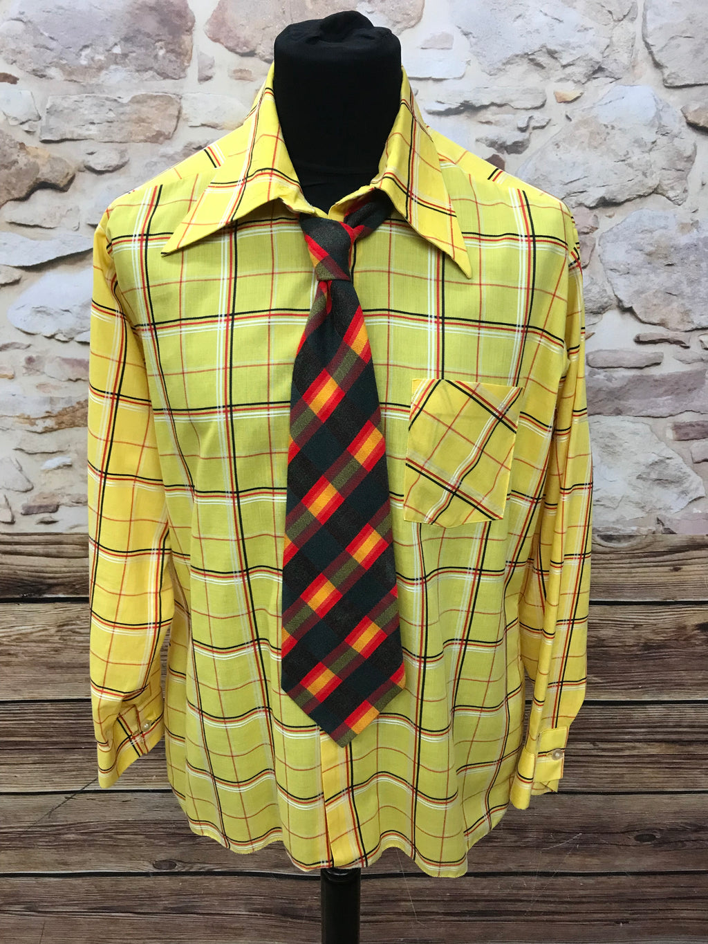 Gelbes Hemd 70er Jahre True Vintage  und Krawatte Gr.42