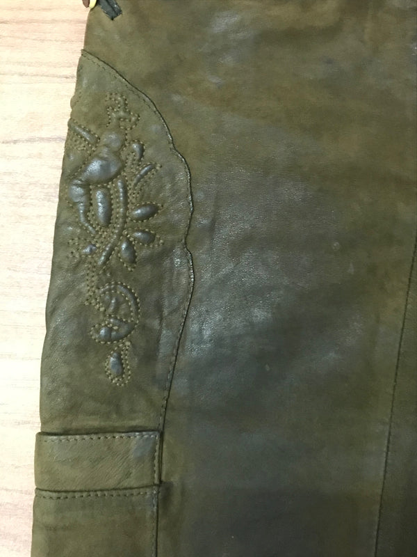 Dunkelgrüne Damen-Trachtenlederhose – Größe 42 | SALE wegen fehlendem Knopf