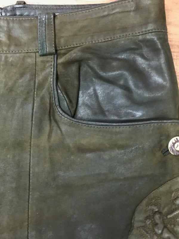 Dunkelgrüne Damen-Trachtenlederhose – Größe 42 | SALE wegen fehlendem Knopf