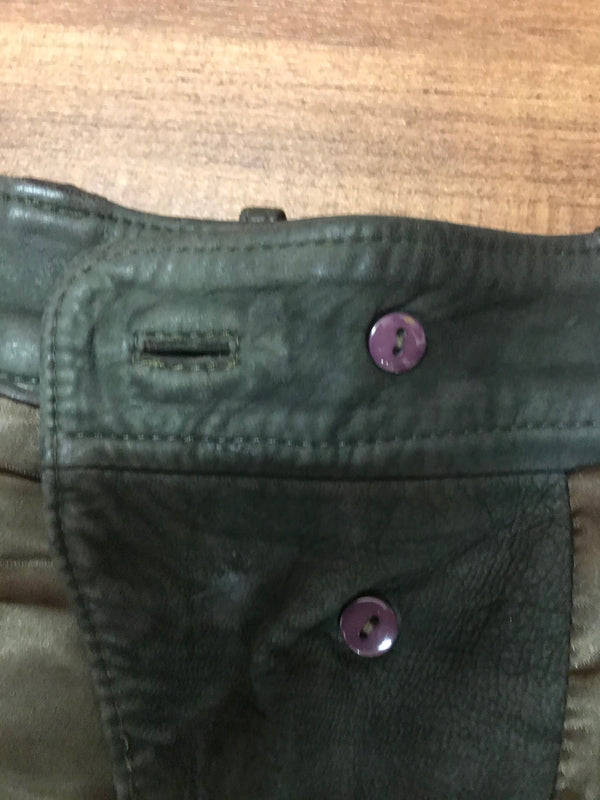 Dunkelgrüne Damen-Trachtenlederhose – Größe 42 | SALE wegen fehlendem Knopf