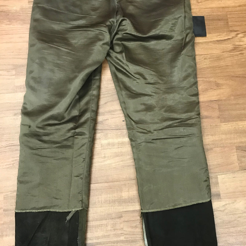 Dunkelgrüne Damen-Trachtenlederhose – Größe 42 | SALE wegen fehlendem Knopf
