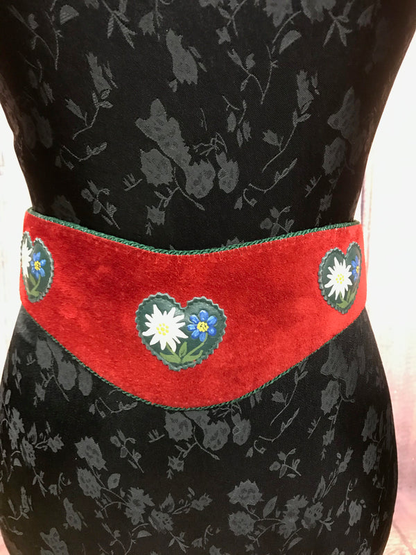 Roter Trachtengürtel mit Edelweiß-Applikationen – Damen | 85–95 cm | Mit grünem Rand