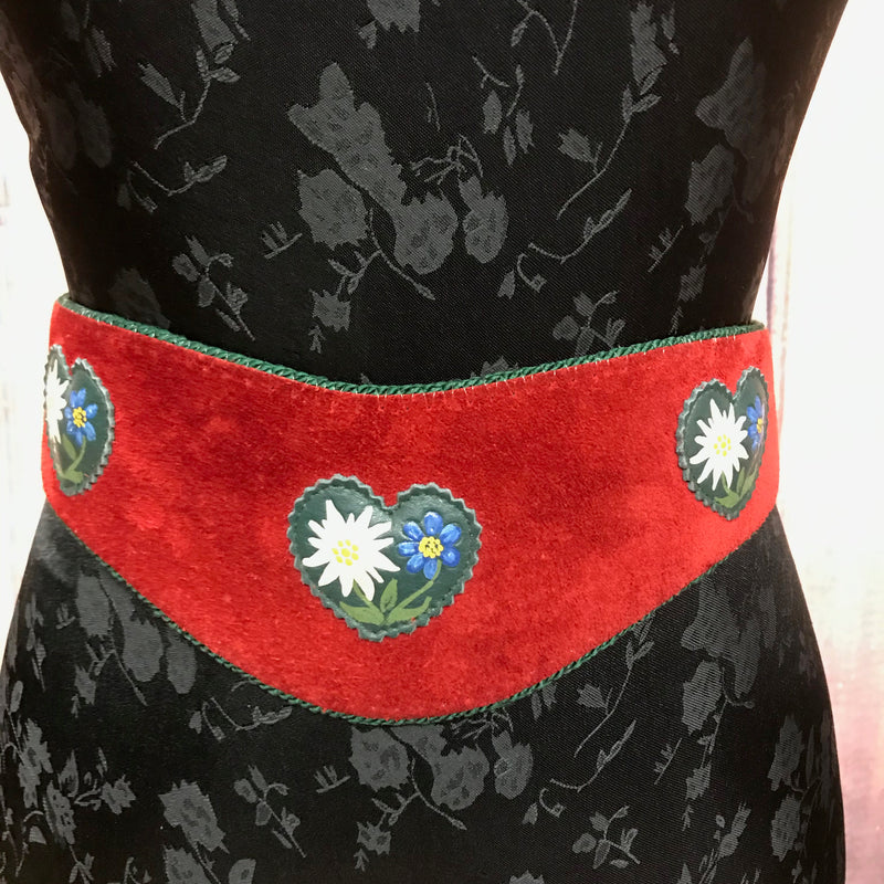 Roter Trachtengürtel mit Edelweiß-Applikationen – Damen | 85–95 cm | Mit grünem Rand
