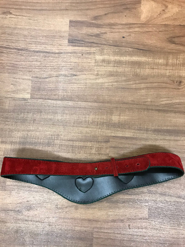 Roter Trachtengürtel mit Edelweiß-Applikationen – Damen | 85–95 cm | Mit grünem Rand