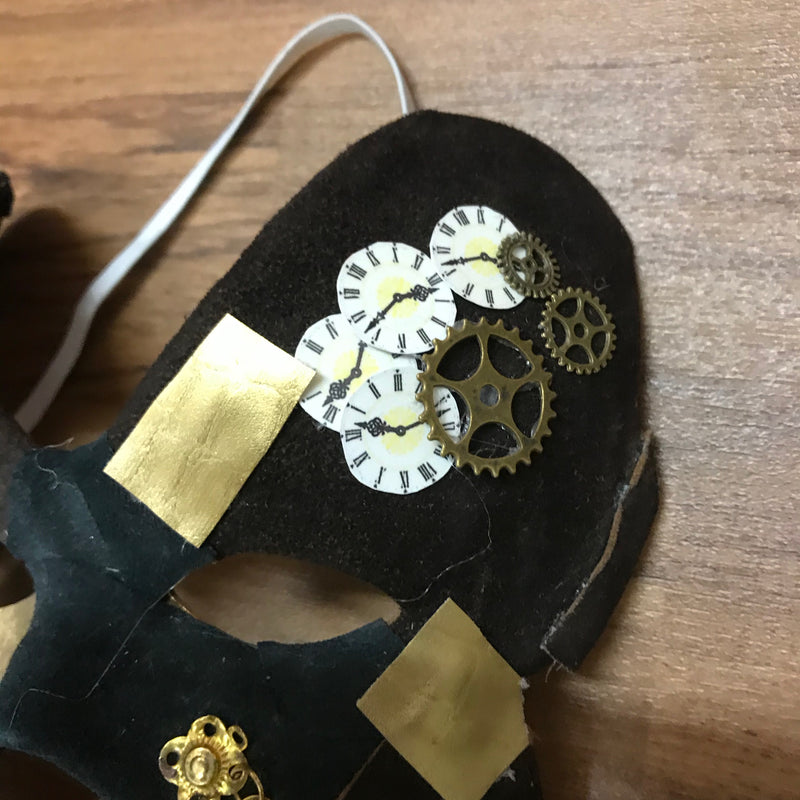 Handveredelte Steampunk Maske, in schwarz/gold