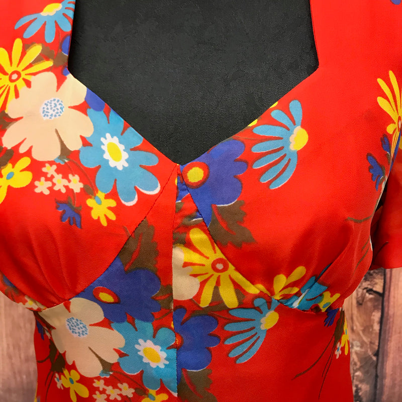 Vintage Kleid – Gr. 36, Rot mit Blumenmuster, 1980er