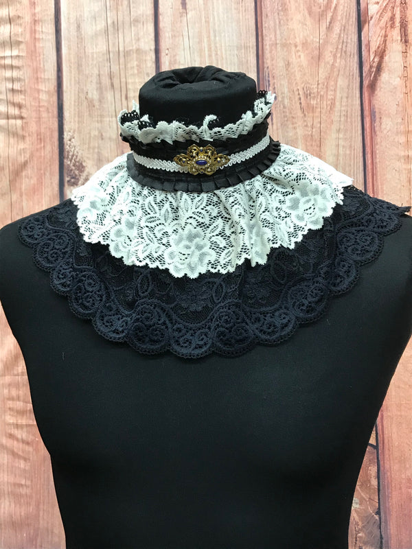 Steampunk Jabot mit Schwarzer und Weißer Spitze