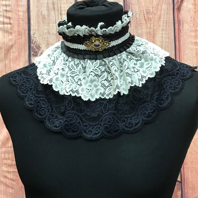 Steampunk Jabot mit Schwarzer und Weißer Spitze
