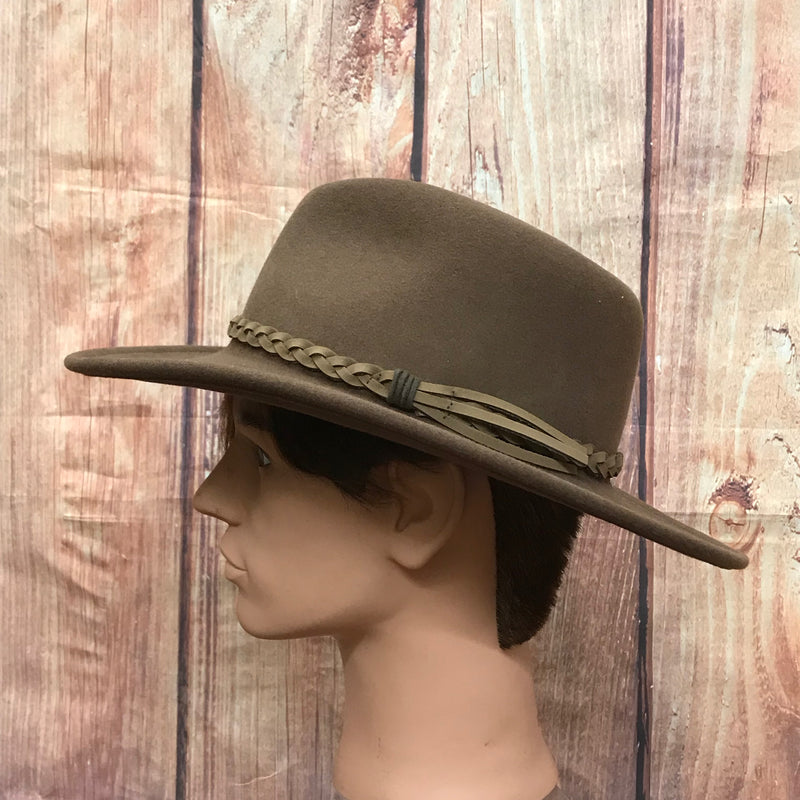 Brauner Bailey Westernhut Switchback aus Wolle, Größe 63, Seitenansicht auf Mannequin.