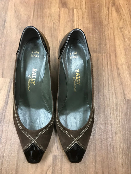 Bally Vintage Pumps Gr. 38 in Braun aus Wildleder und Lackleder Made in Switzerland