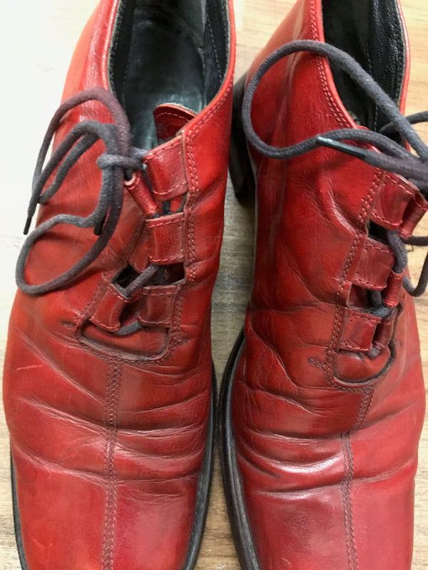 Schuhe aus rotem Leder Vintage