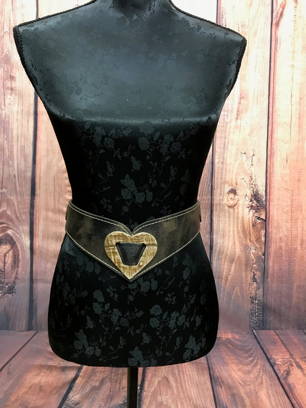 Dunkelbrauner Damen-Trachtengürtel aus Leder –  Taillenumfang 73–82 cm, sehr guter Zustand