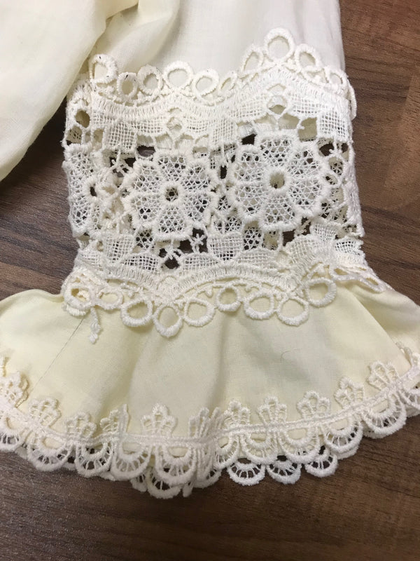 70er Jahre Vintage Dirndlbluse Gr.38, beige mit Glockenärmel