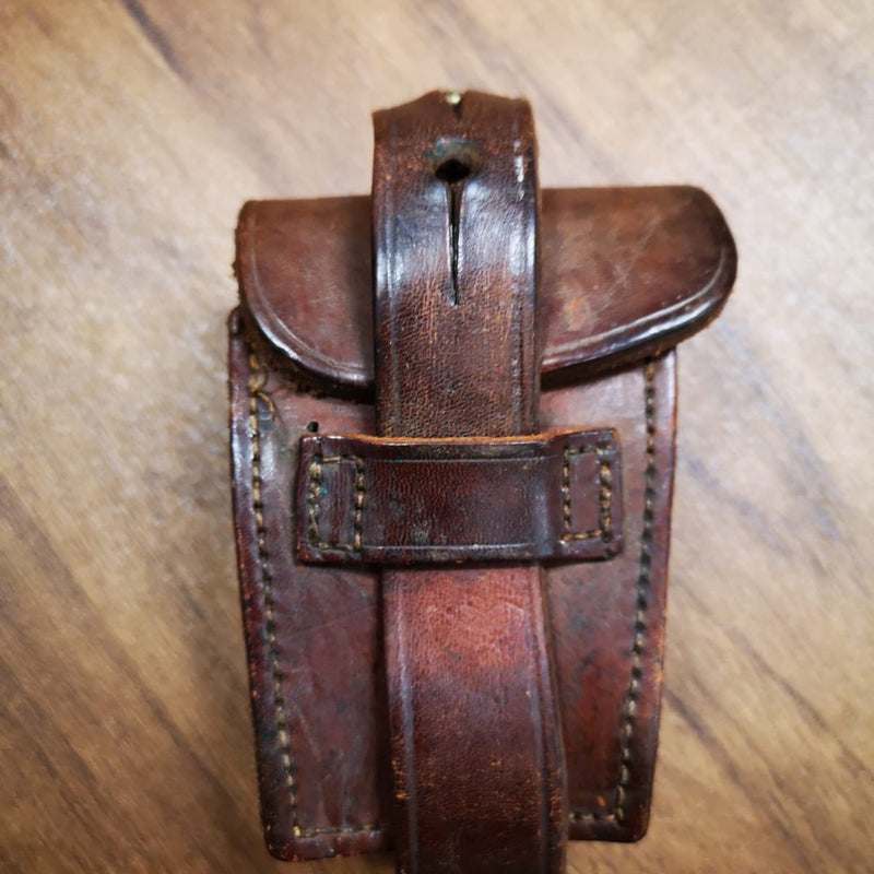 Gürteltasche aus Leder mit Patina