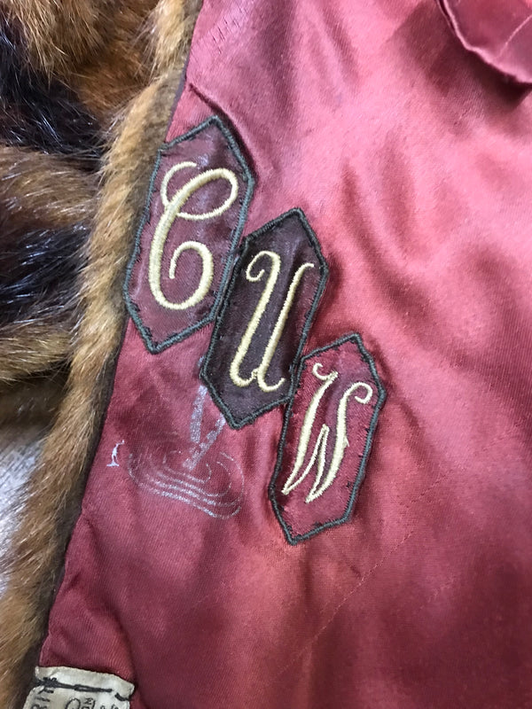 True Vintage,  Luxuriöses Vintage-Fellcape von Fur Doctors