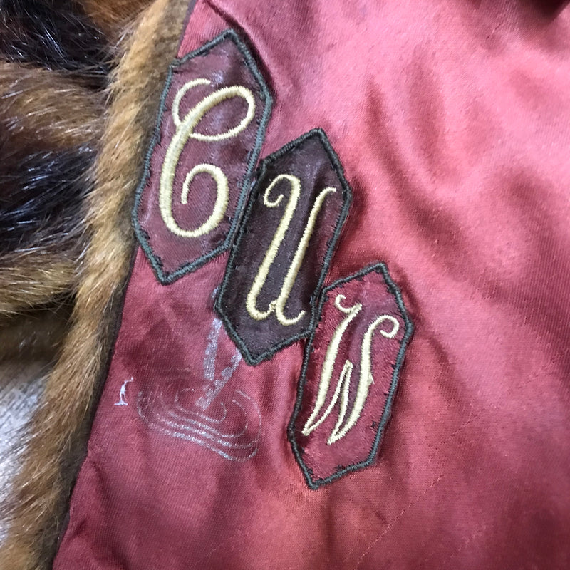 True Vintage,  Luxuriöses Vintage-Fellcape von Fur Doctors