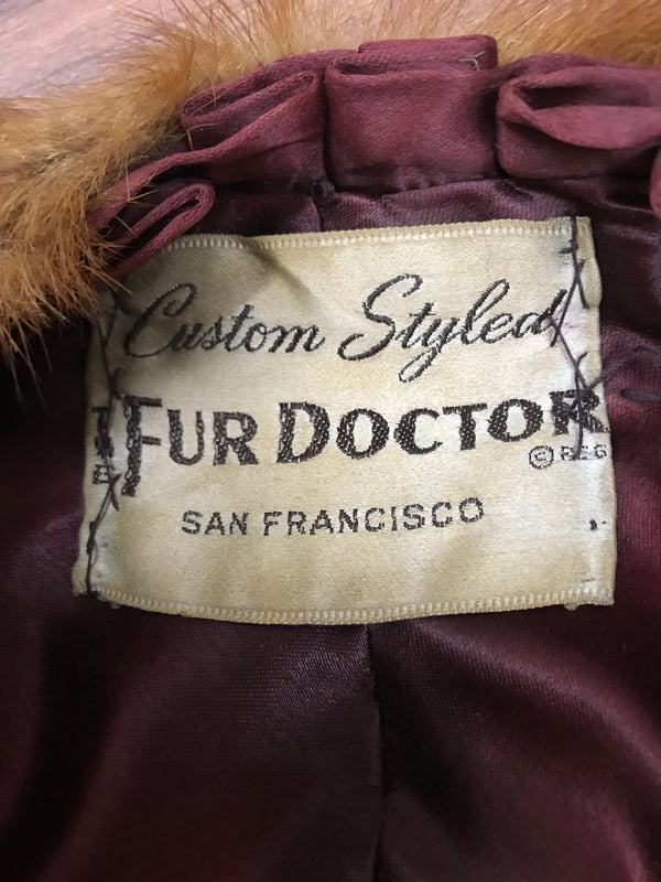 True Vintage,  Luxuriöses Vintage-Fellcape von Fur Doctors
