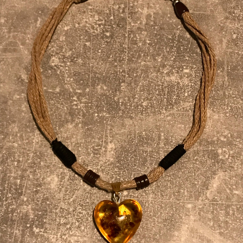 Trachtenschmuck Halskette mit Bernsteinherz