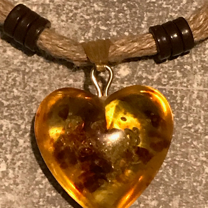 Trachtenschmuck Halskette mit Bernsteinherz