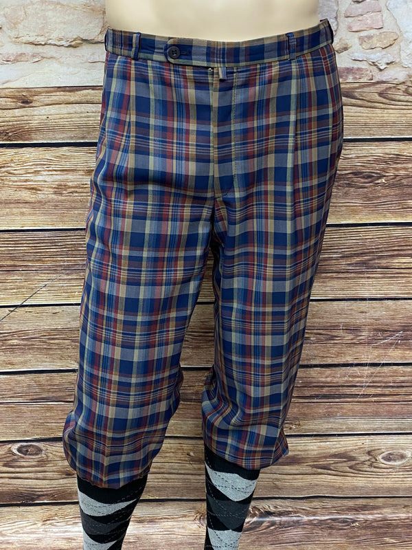 „Karierte Herren Knickerbocker Größe 50 im 20er Jahre Stil mit buntem Muster, Vintage-Look und Kniebundhosen-Schnitt“
