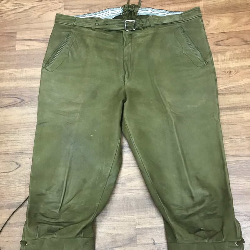 Grüne Kniebundlederhose Herren Größe 54 – stabiles Leder, Vintage, leicht verspeckt, handgefertigt in Deutschland